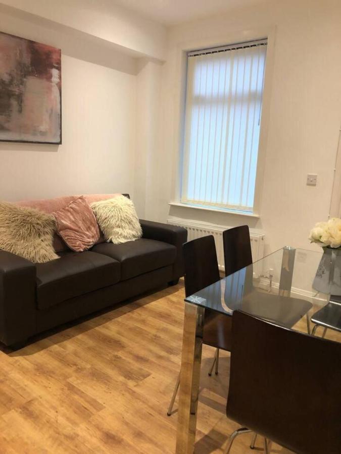 Lovely 4-Bed House In Anfield All En-Suite Liverpool Bagian luar foto