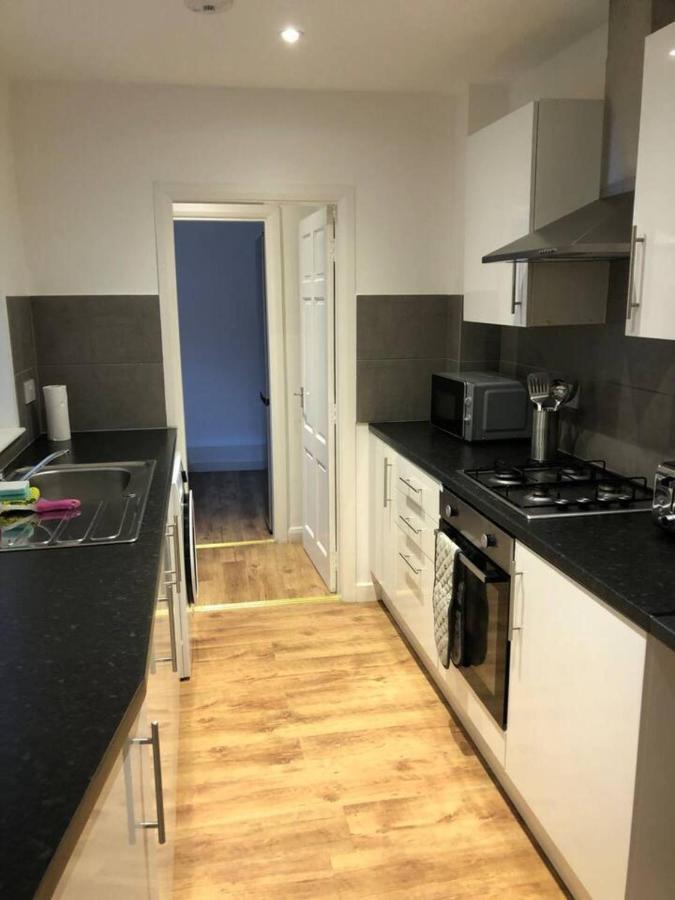 Lovely 4-Bed House In Anfield All En-Suite Liverpool Bagian luar foto
